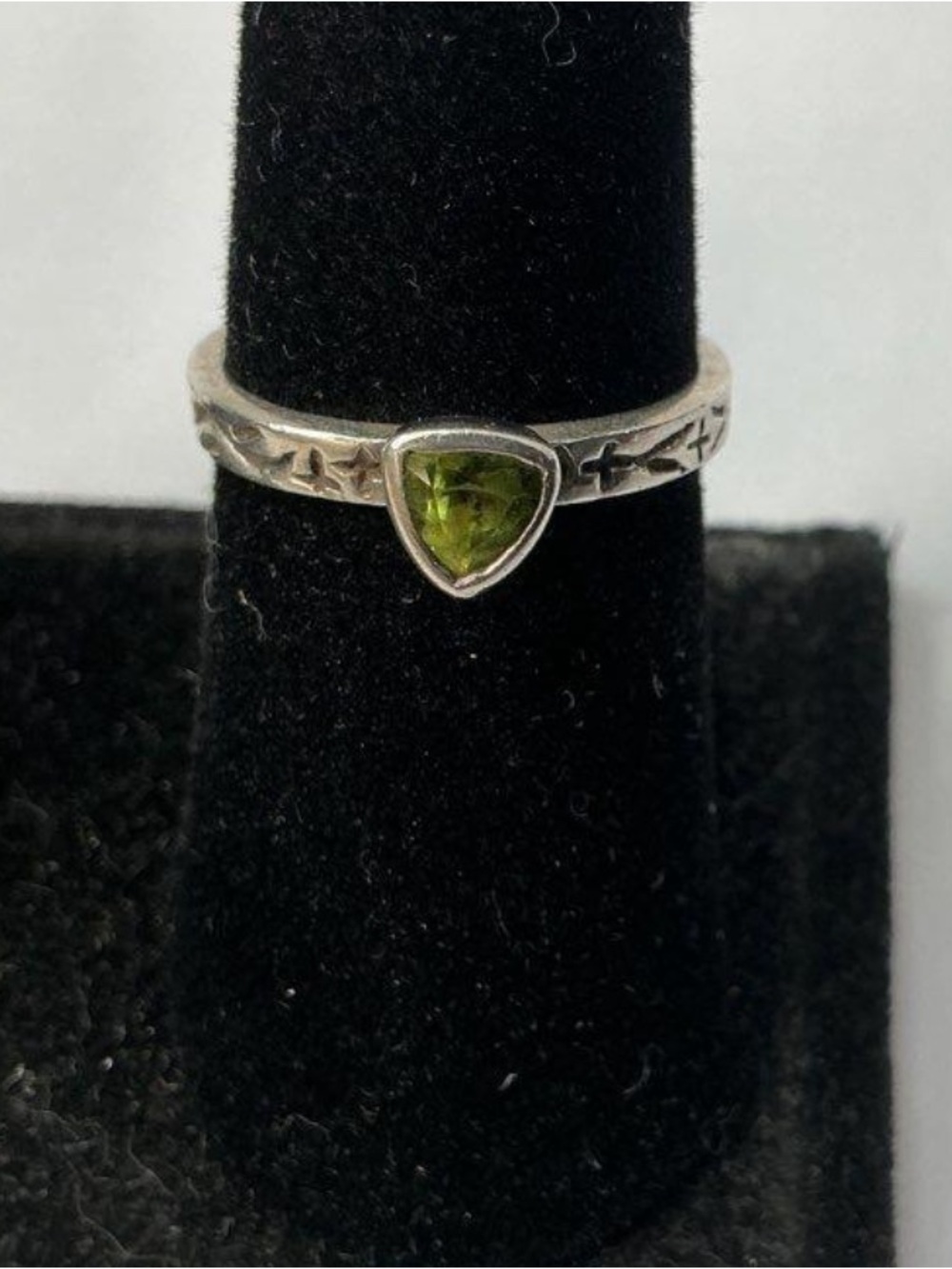 Women’s Silpada 925 Sterling Silver Trillion Cut Peridot Ring